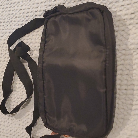 Puma, Lux Quilted Shoulder Bag (#13) - Picture 4 of 7